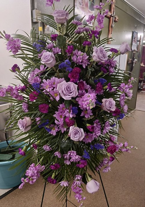 Lavender Grace Standing Easel